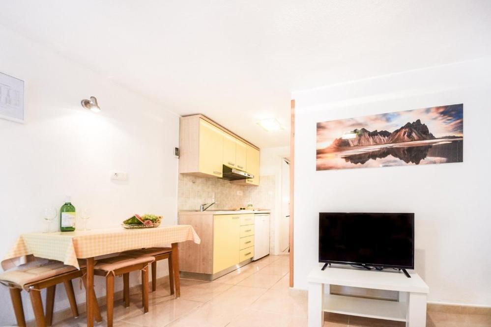 Apartments Gracija Povlja  Eksteriør billede